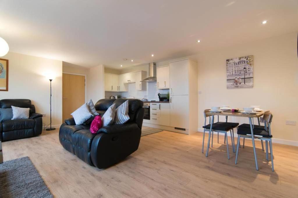 Executive 2 Bed 2 Bath - Free Parking Appartement Glasgow Buitenkant foto