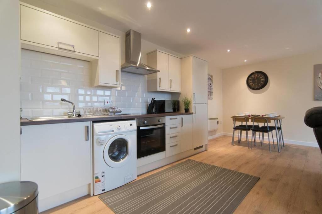 Executive 2 Bed 2 Bath - Free Parking Appartement Glasgow Buitenkant foto